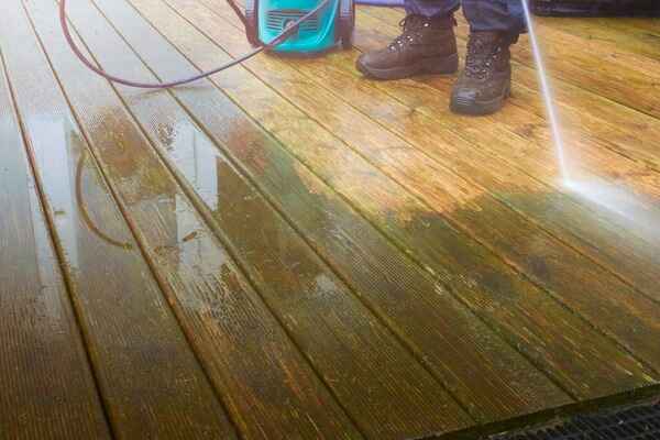 decking pressure washing